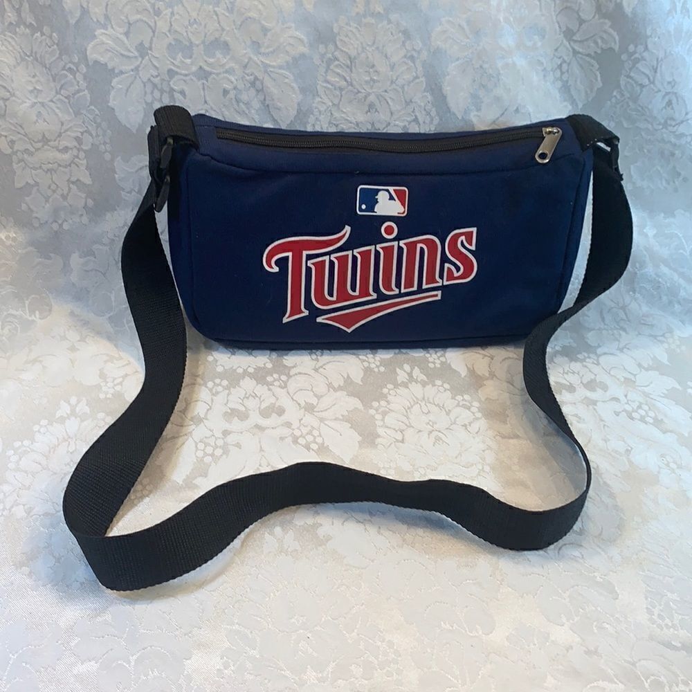 Twins Minnesota Genuine Merchandise Zipper Adjustable Strap Blue Red Cross Body
